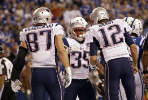 Jonas Gray e Rob Gronkowski detonam Colts no Sunday Night
